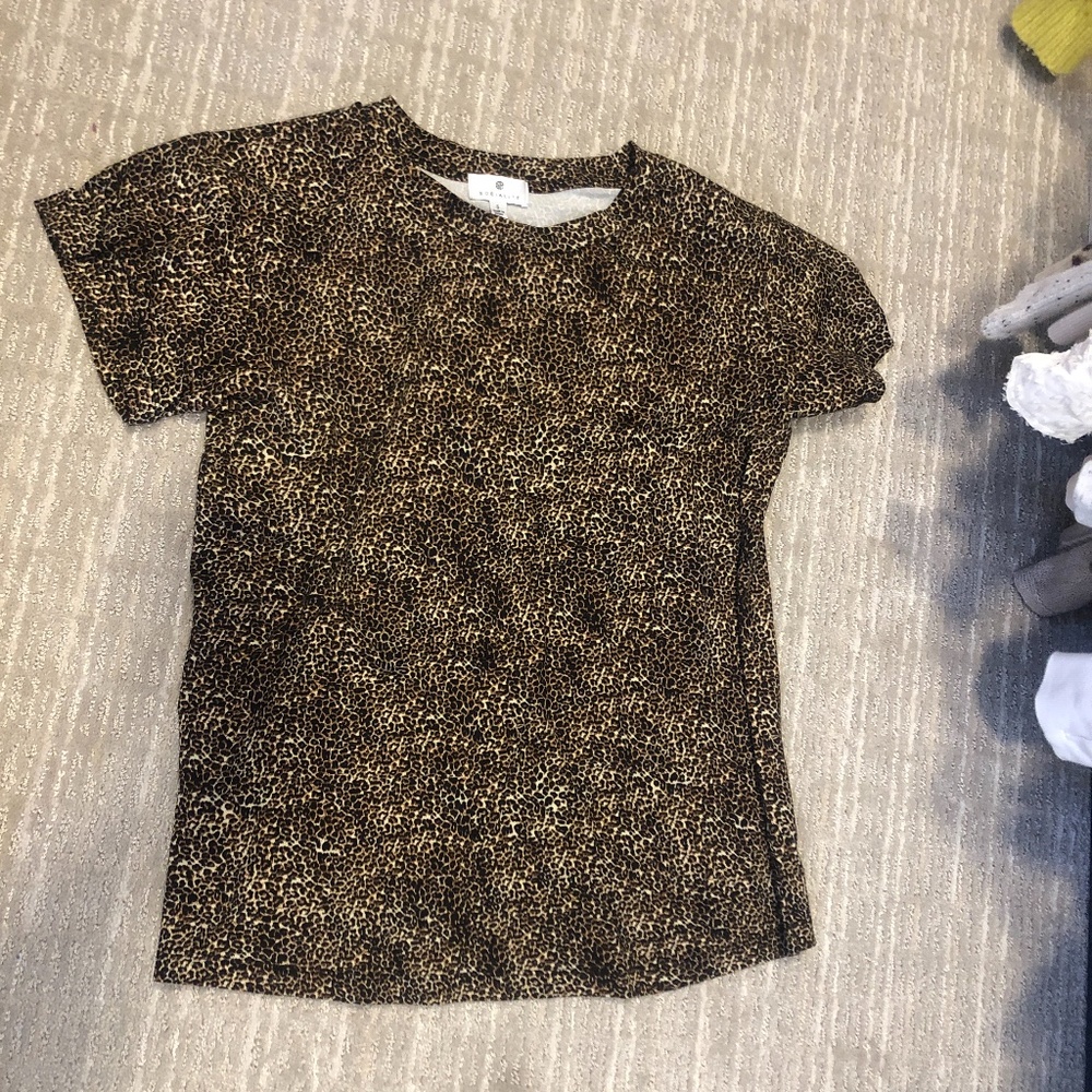 Leopard print t shirt